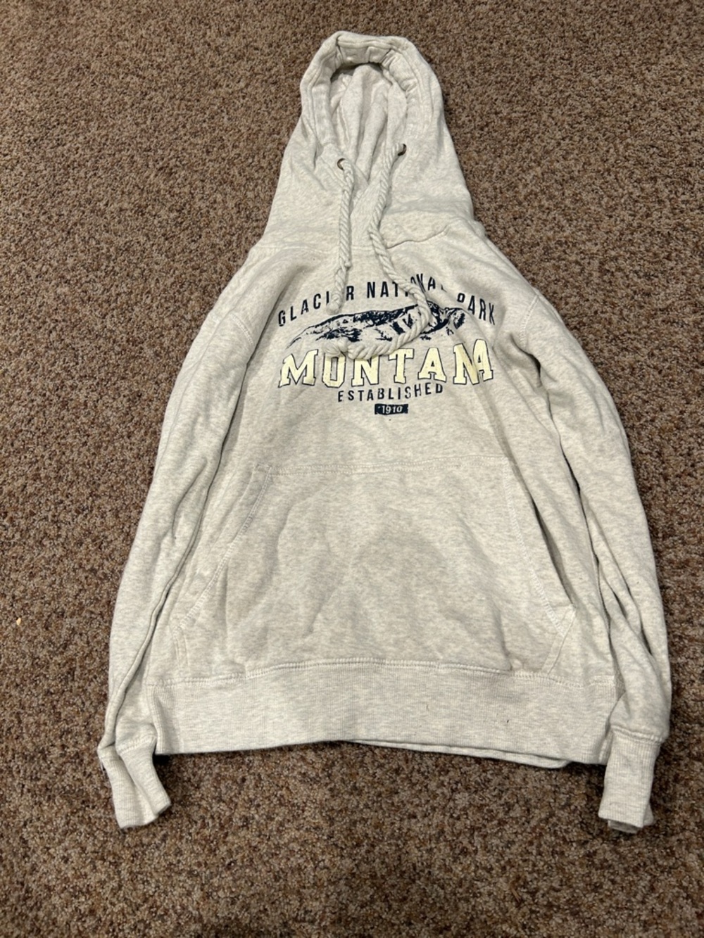 Light Heather Gray 'Montana' Graphic Pullover Hoodie